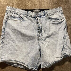 Torrid Shorts Womens 20 Plus Stretch Waistband Button Fly Light Wash High Rise